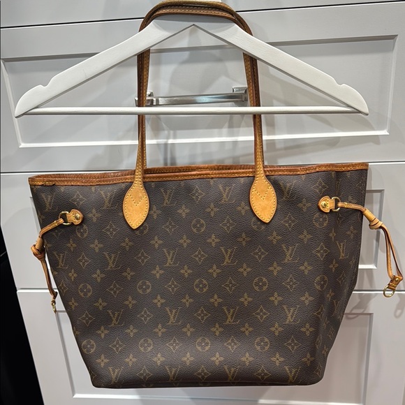 Louis Vuitton Brown Monogram Neverfull MM Tote - Picture 8 of 14